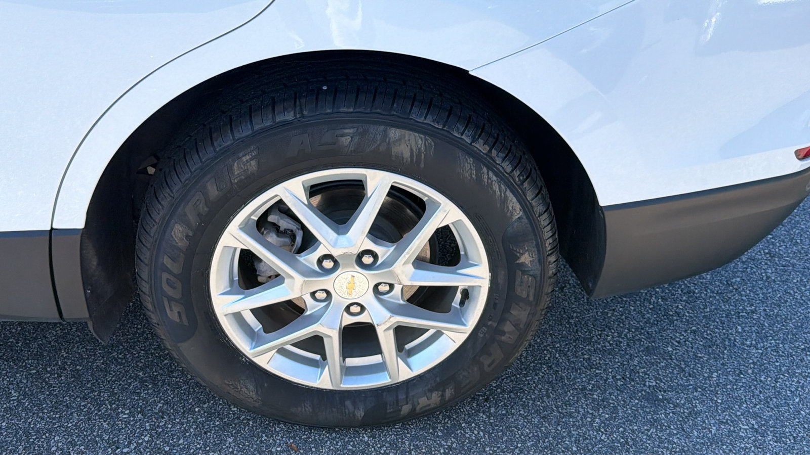 Used 2024 Chevrolet Equinox LT AWD/4WD image 12