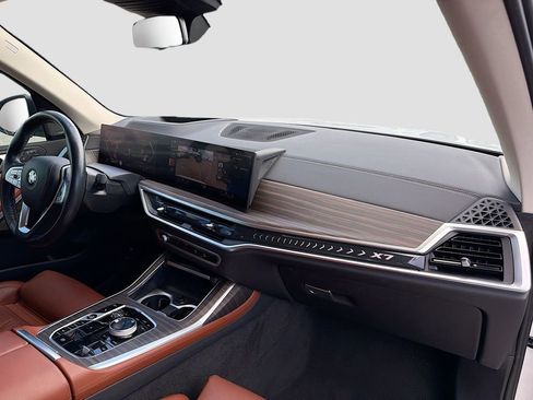 Used 2023 BMW X7 xDrive40i w/ Executive Package image 16
