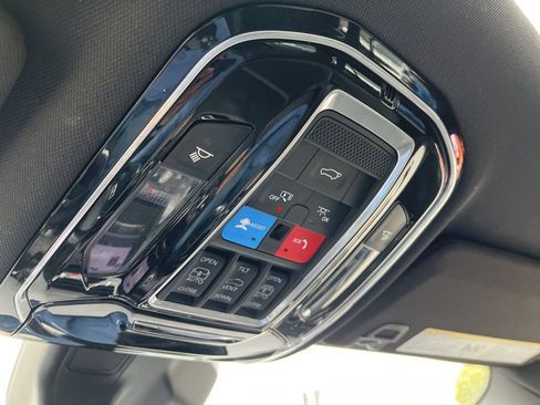 Used 2022 Jeep Grand Cherokee Overland image 56