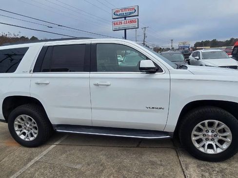 Used 2017 GMC Yukon SLT image 4