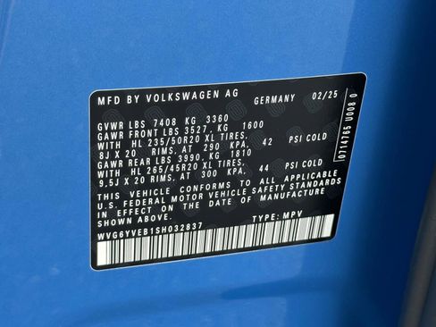 New 2025 Volkswagen ID. Buzz 1st Edition image 16