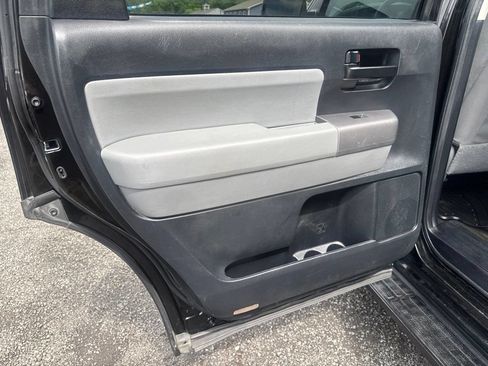 Used 2012 Toyota Sequoia SR5 AWD/4WD image 36