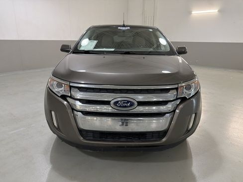 Used 2014 Ford Edge Limited w/ Equipment Group 301A AWD/4WD image 2