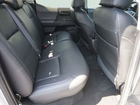 Used 2022 Toyota Tacoma SR AWD/4WD image 15