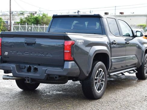 Used 2025 Toyota Tacoma TRD Sport AWD/4WD image 4