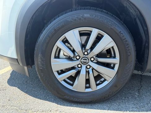 Used 2025 Nissan Pathfinder SV AWD/4WD image 11