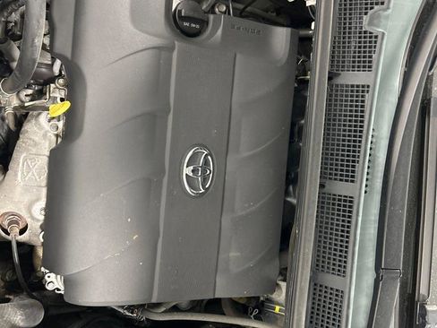 Used 2015 Toyota Sienna XLE image 26