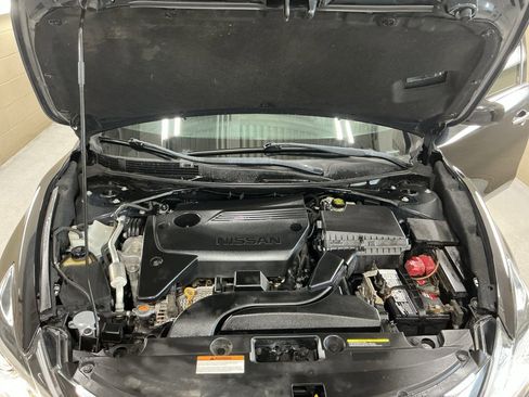 Used 2017 Nissan Altima 2.5 SR w/ Midnight Edition Package image 16