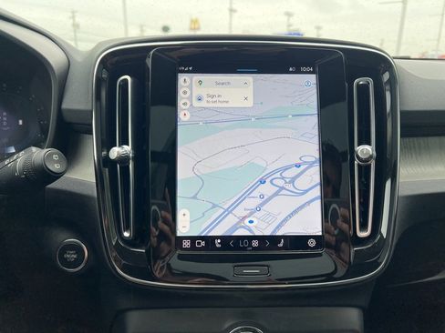 Certified 2023 Volvo XC40 B5 Plus w/ Protection Package Premier image 21