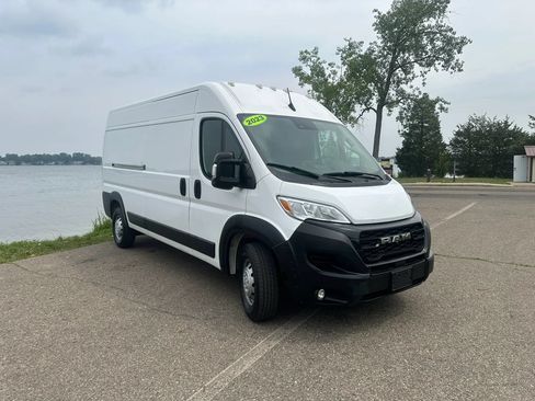 Used 2023 RAM ProMaster 2500 w/ Driver Convenience Group (A) FWD image 3