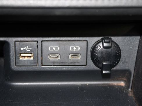 Used 2023 Toyota Highlander L image 35