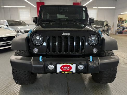 Used 2015 Jeep Wrangler Unlimited Rubicon w/ Dual Top Group AWD/4WD image 3