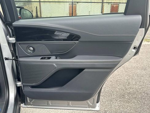 New 2025 Lincoln Nautilus Premier w/ Equipment Group 102A image 16