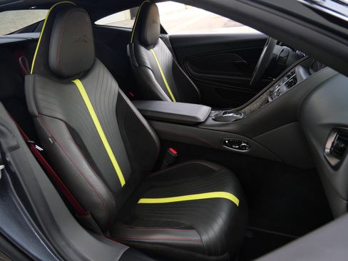 Used 2019 Aston Martin DB11 AMR image 12