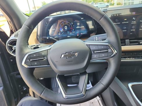 New 2026 Chevrolet Equinox ACTIV w/ Convenience Package III AWD/4WD image 17
