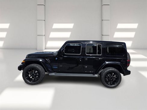 Used 2021 Jeep Wrangler Unlimited Sahara image 7