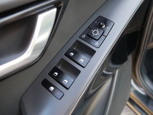 Certified 2024 Kia Niro Wind w/ Wind Preserve Package FWD image 19