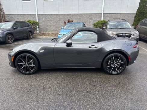 Used 2024 MAZDA MX-5 Miata Grand Touring RWD image 4