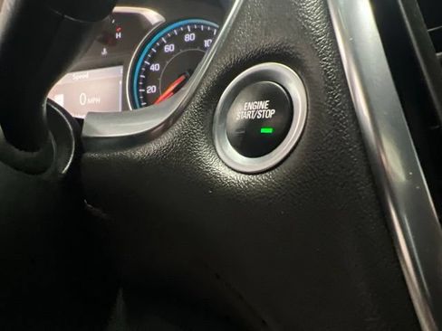 Used 2023 Chevrolet Traverse RS w/ LPO, Floor Liner Package FWD image 28