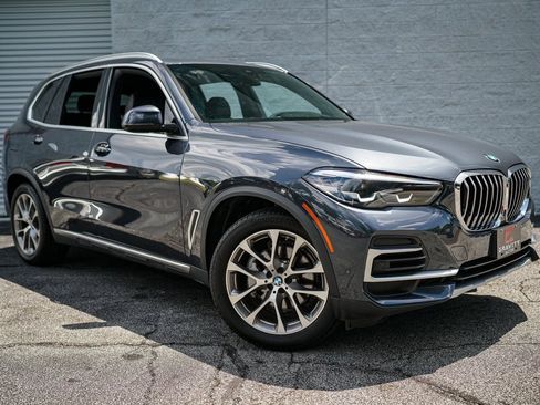 Used 2022 BMW X5 xDrive40i w/ Premium Package image 8
