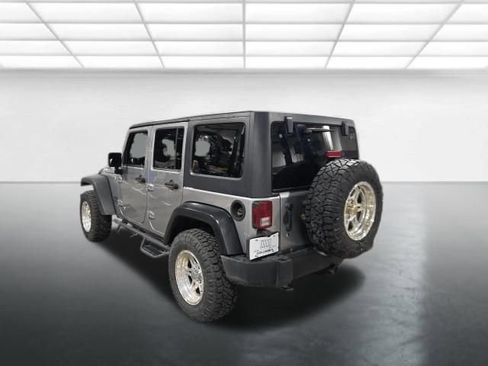 Used 2013 Jeep Wrangler Unlimited Sport image 7