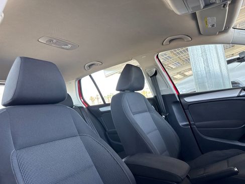 Used 2013 Volkswagen Golf 4-Door FWD image 16
