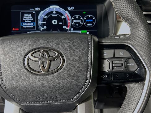 Used 2023 Toyota Sequoia Capstone AWD/4WD image 20
