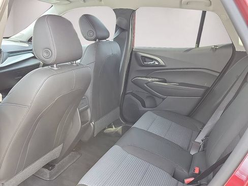 Used 2025 Chevrolet Trax LT FWD image 9