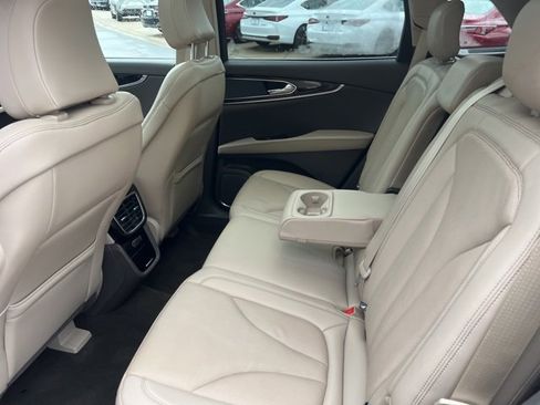 Used 2023 Lincoln Nautilus Reserve image 30