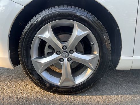 Used 2011 Toyota Venza AWD w/ Premium Pkg #2 image 27