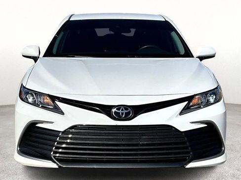 Used 2023 Toyota Camry LE image 5