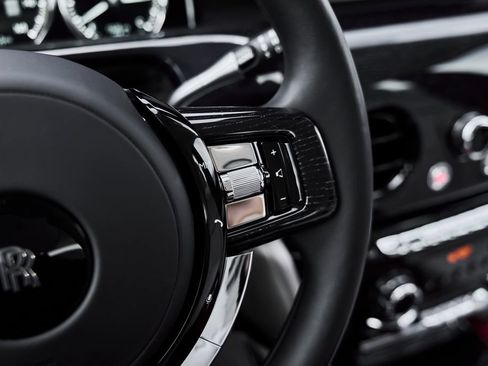 Used 2023 Rolls-Royce Phantom Sedan RWD image 77