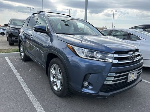 Used 2019 Toyota Highlander Limited image 4