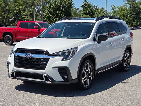 Used 2024 Subaru Ascent Touring w/ Popular Package #2 AWD/4WD image 2