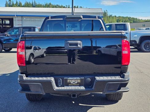 Used 2016 Chevrolet Colorado LT w/ Midnight Edition AWD/4WD image 4