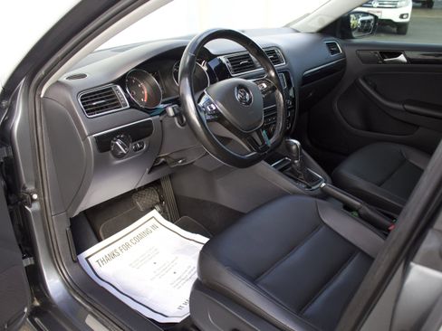 Used 2017 Volkswagen Jetta SEL FWD image 10