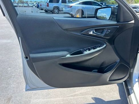 Used 2018 Chevrolet Malibu LS FWD image 12