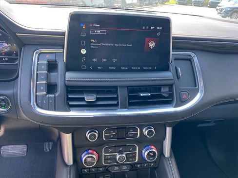 Used 2022 GMC Yukon SLT w/ SLT Premium Package AWD/4WD image 11
