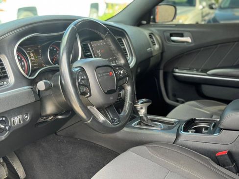 Used 2017 Dodge Charger R/T image 12