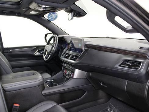Used 2023 Chevrolet Suburban Z71 w/ Luxury Package image 32