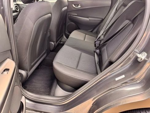 Used 2022 Hyundai Kona SEL w/ Convenience Package FWD image 11