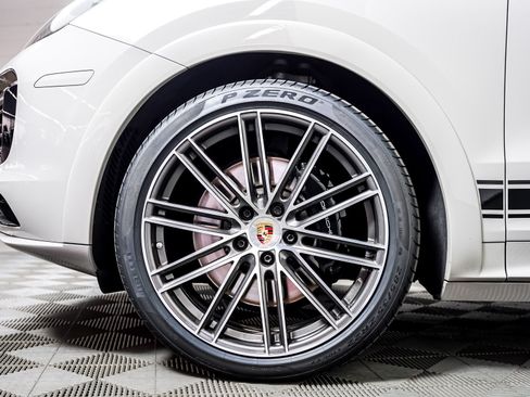 Certified 2023 Porsche Cayenne GTS AWD/4WD image 14