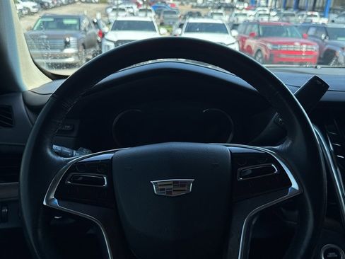 Used 2020 Cadillac Escalade Premium Luxury image 14