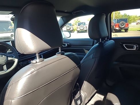 New 2026 Jeep Compass Limited AWD/4WD image 16