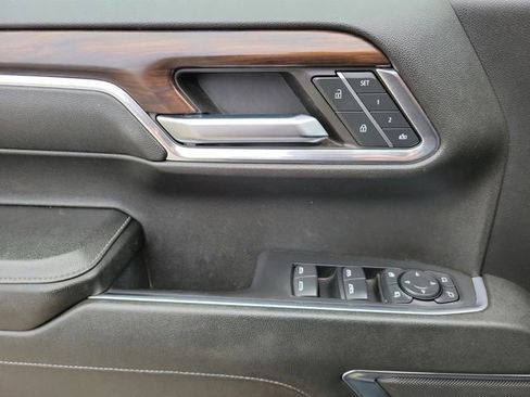 Used 2024 GMC Sierra 1500 SLT AWD/4WD image 12