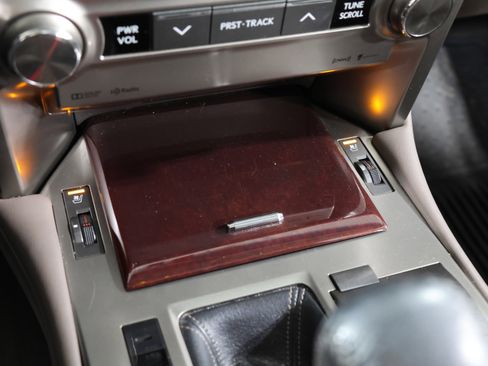 Used 2014 Lexus GX 460 image 29