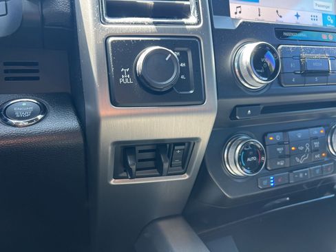 Used 2017 Ford F250 Platinum w/ Platinum Ultimate Package AWD/4WD image 22