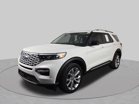 Used 2021 Ford Explorer Platinum w/ Equipment Group 601A AWD/4WD image 2