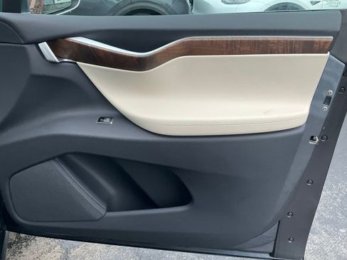 Used 2017 Tesla Model X 75D image 67