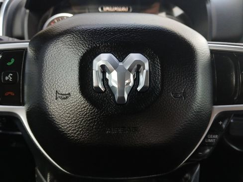 Used 2019 RAM 1500 Big Horn RWD image 5
